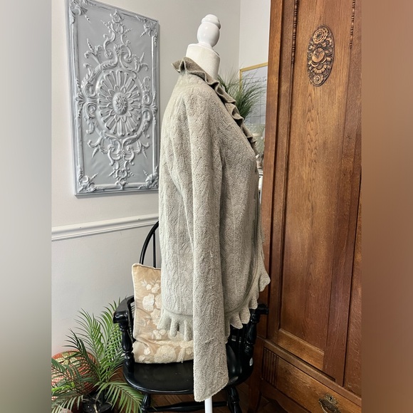 Armani Collezioni soft knit Ruffle neck Cardigan Sweater floral Jacquard body - Picture 7 of 11